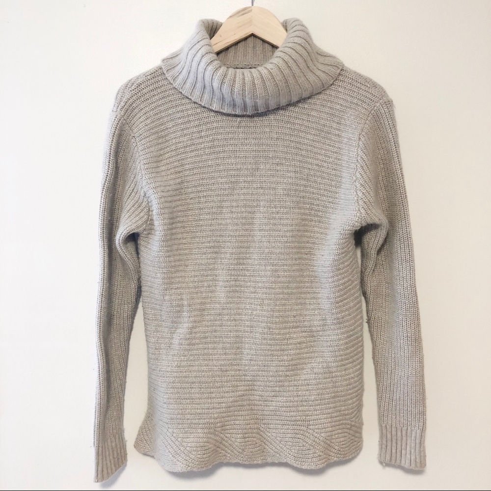Turtle neck sweater